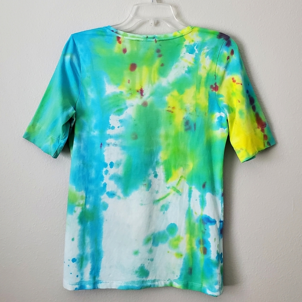 Jones New York Tie Dye V-neck Short Sleeve Top, Size Medium - Picture 10 of 15